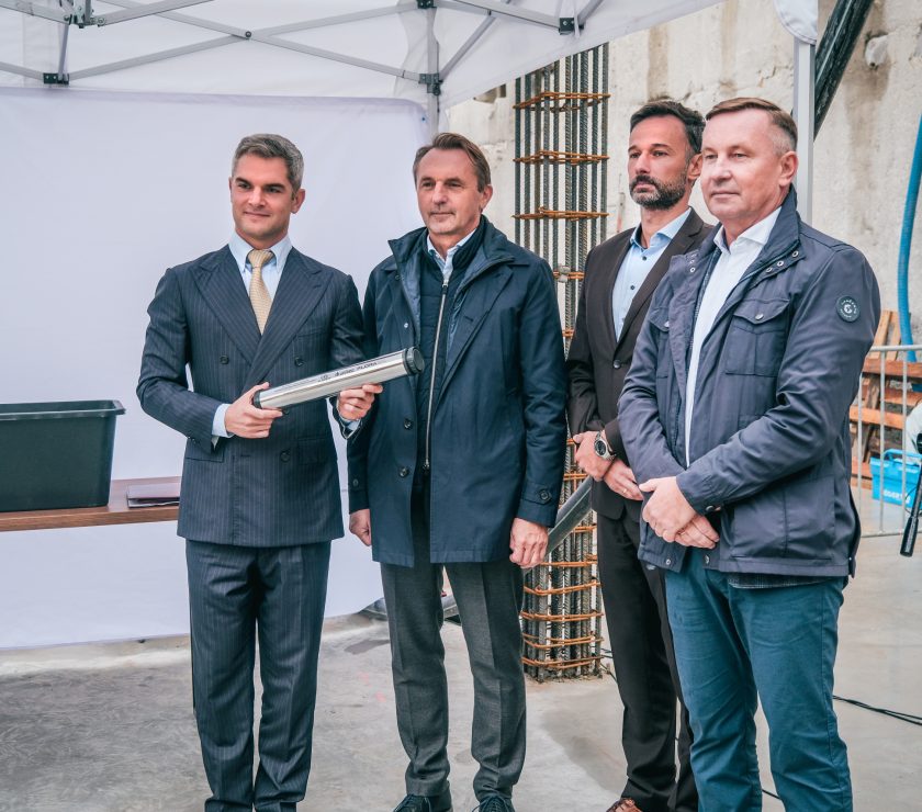 ESY FLORESY WITH FOUNDATION